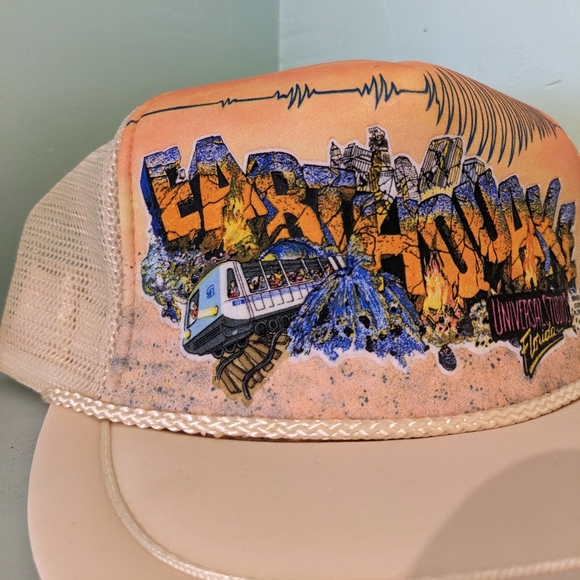 Never Worn Vintage 1990's Universal Studios Earthquake Trucker Hat - Picture 7 of 7